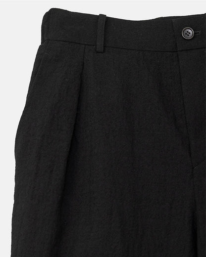 In tuck pants garment wash