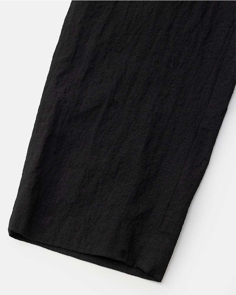 In tuck pants garment wash