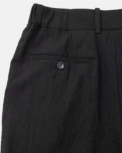 In tuck pants garment wash