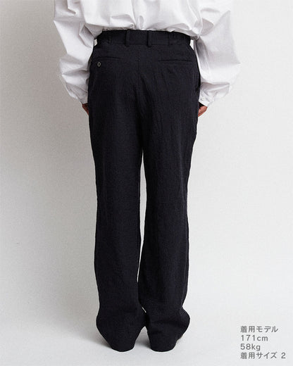 In tuck pants garment wash