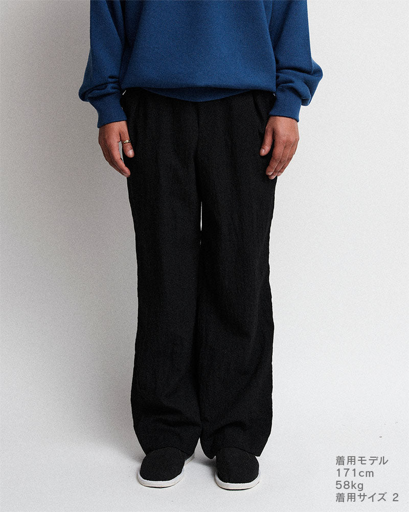 In tuck pants garment wash