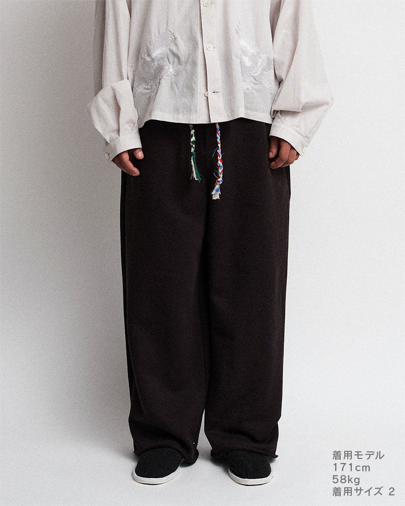 Wide sweat pants