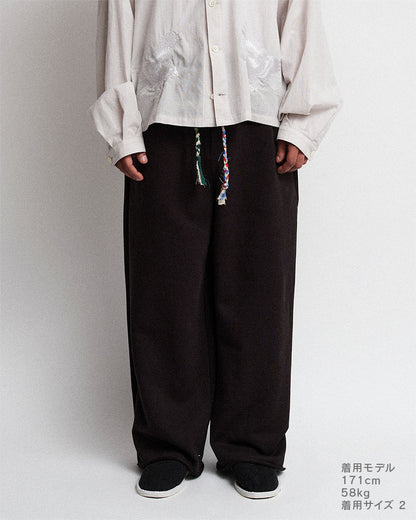 Wide sweat pants