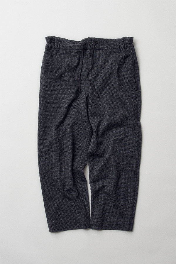 Side gathers pants