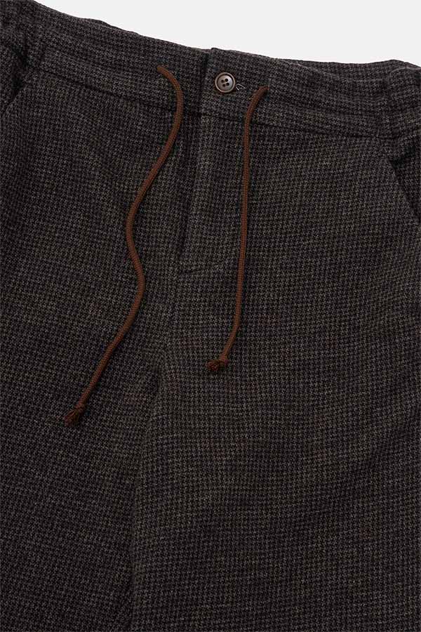 Side gathers pants