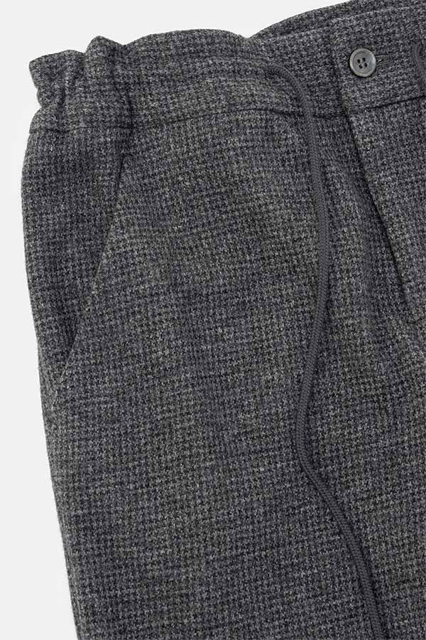 Side gathers pants