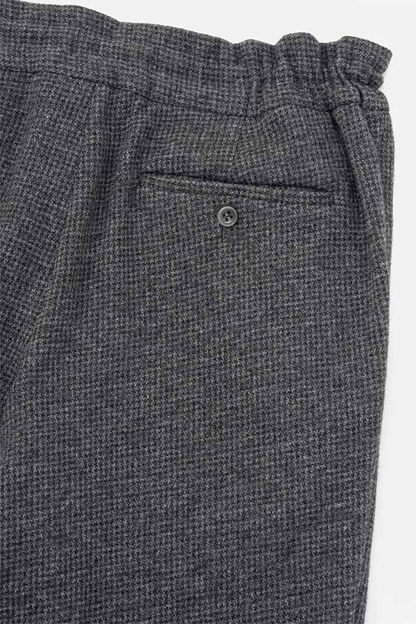 Side gathers pants