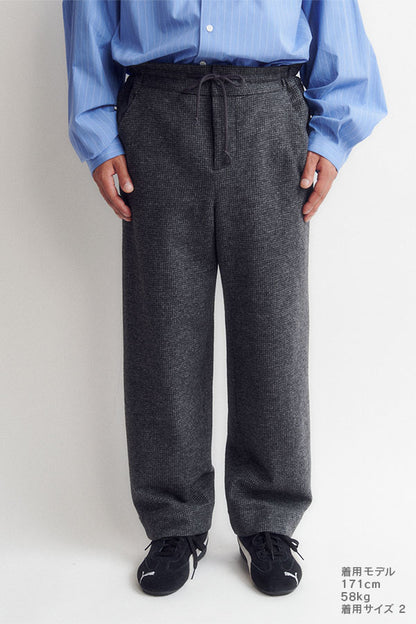 Side gathers pants