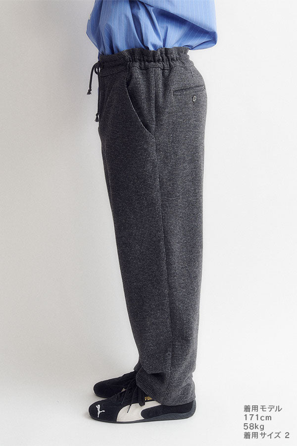Side gathers pants
