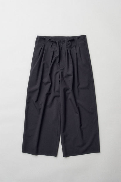 Wide tuck pants