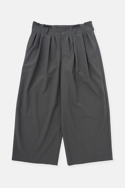 Wide tuck pants