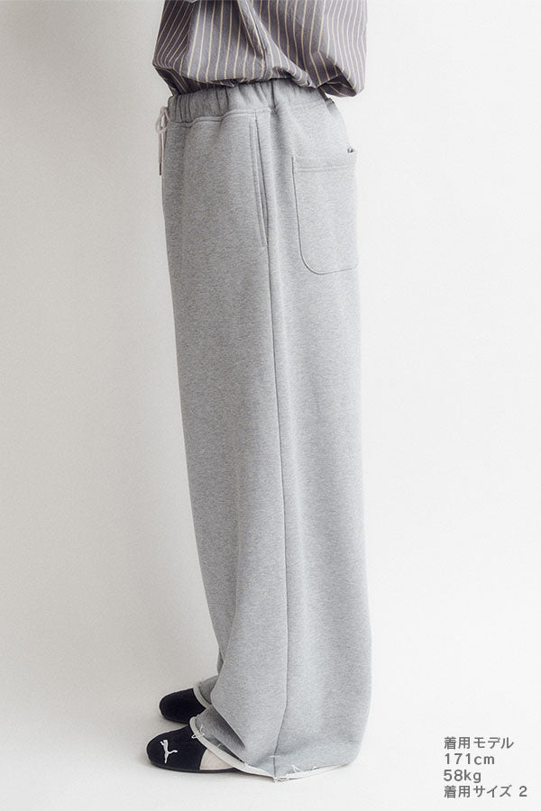 Wide sweatpants