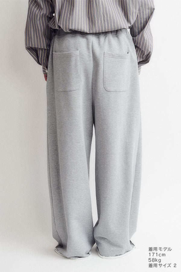 Wide sweatpants