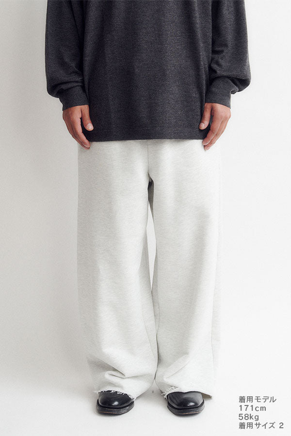 Wide sweatpants