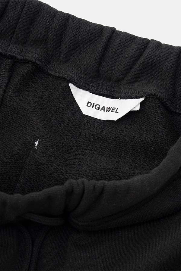 Wide sweatpants
