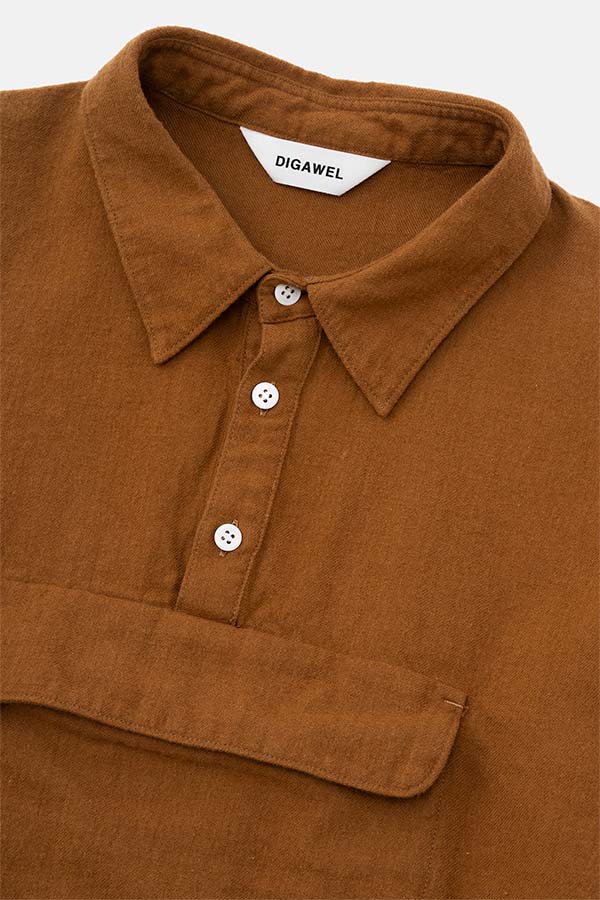 Center pocket P/O shirt