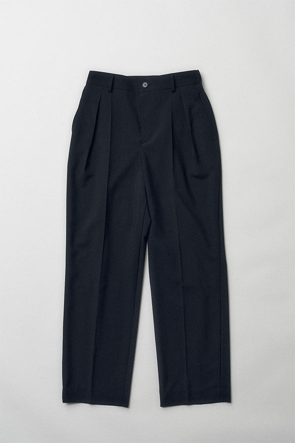 In tuck pants