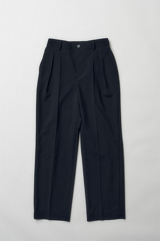 In tuck pants