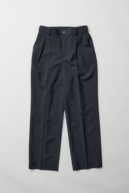 In tuck pants