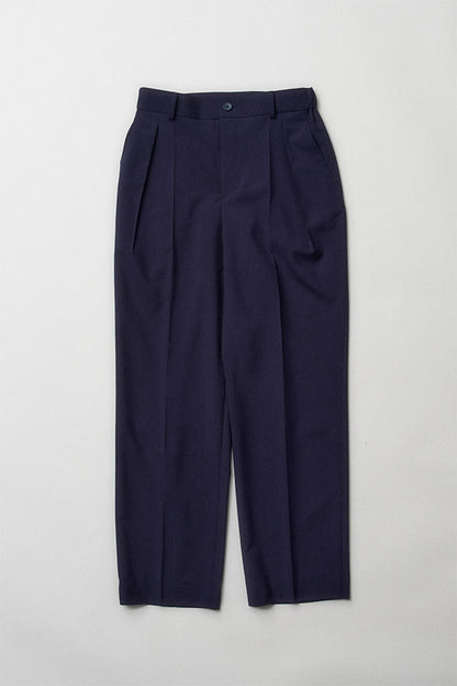 In tuck pants