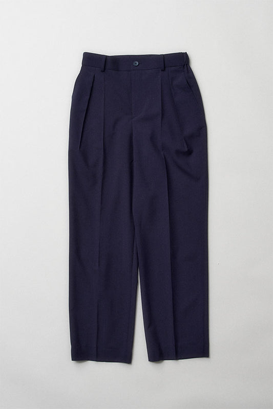 In tuck pants