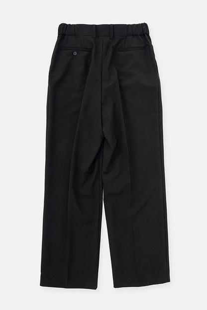 In tuck pants