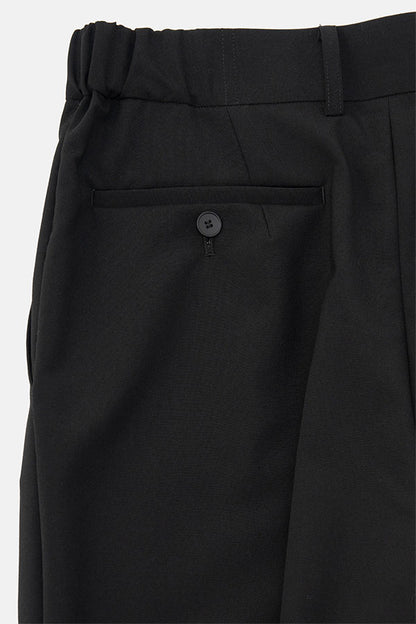 In tuck pants