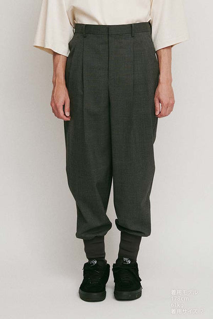 2 Tuck tapered hem rib pants