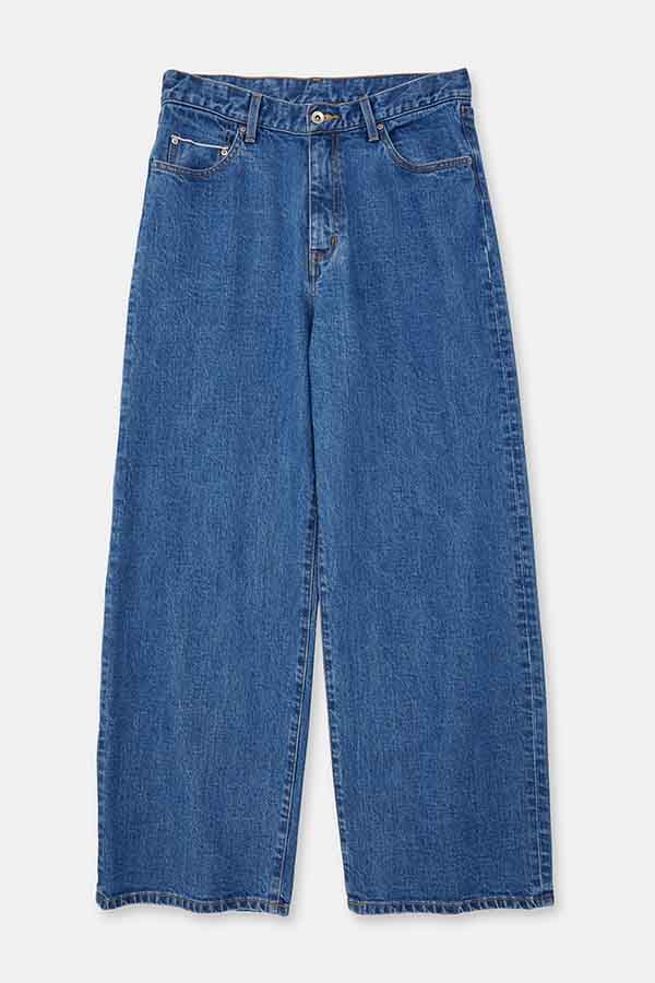 Wide straight jeans