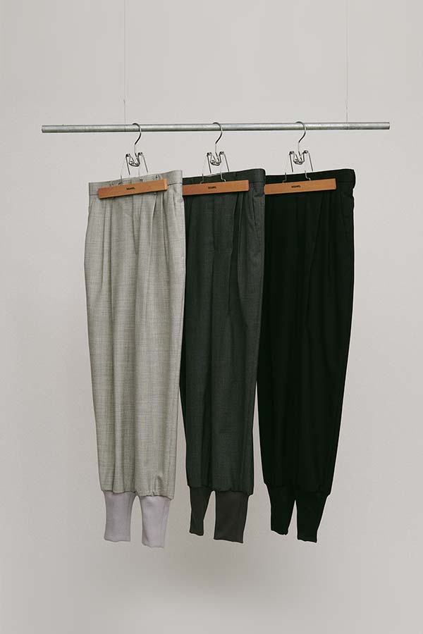 2 Tuck tapered hem rib pants